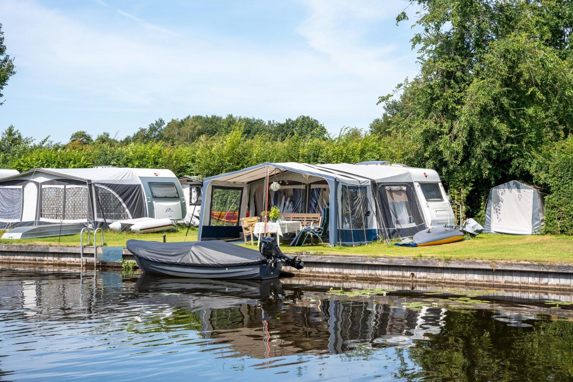 Recreatiecentrum De Kluft Ossenzijl Экстерьер фото
